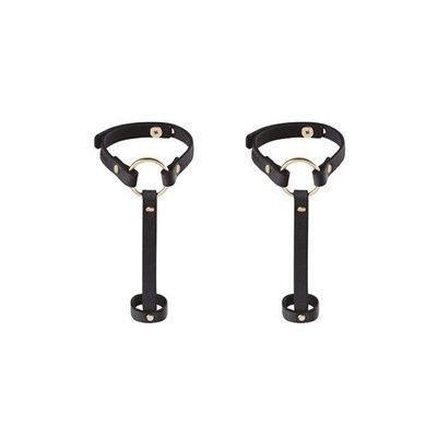 Пара браслетів на зап'ясті і палець Bijoux Indiscrets MAZE Hand Bracelet Harness Black, екошкіра