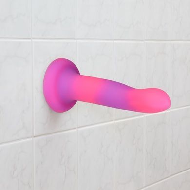 Светящийся в темноте фаллоимитатор ADDICTION Rave 8 Dildo Pink Purple SO6850 фото
