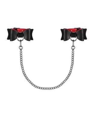 Шкіряні наручники-банти з довгим ланцюгом Obsessive A745 cuffs, чорно-червоні, довгий ланцюг